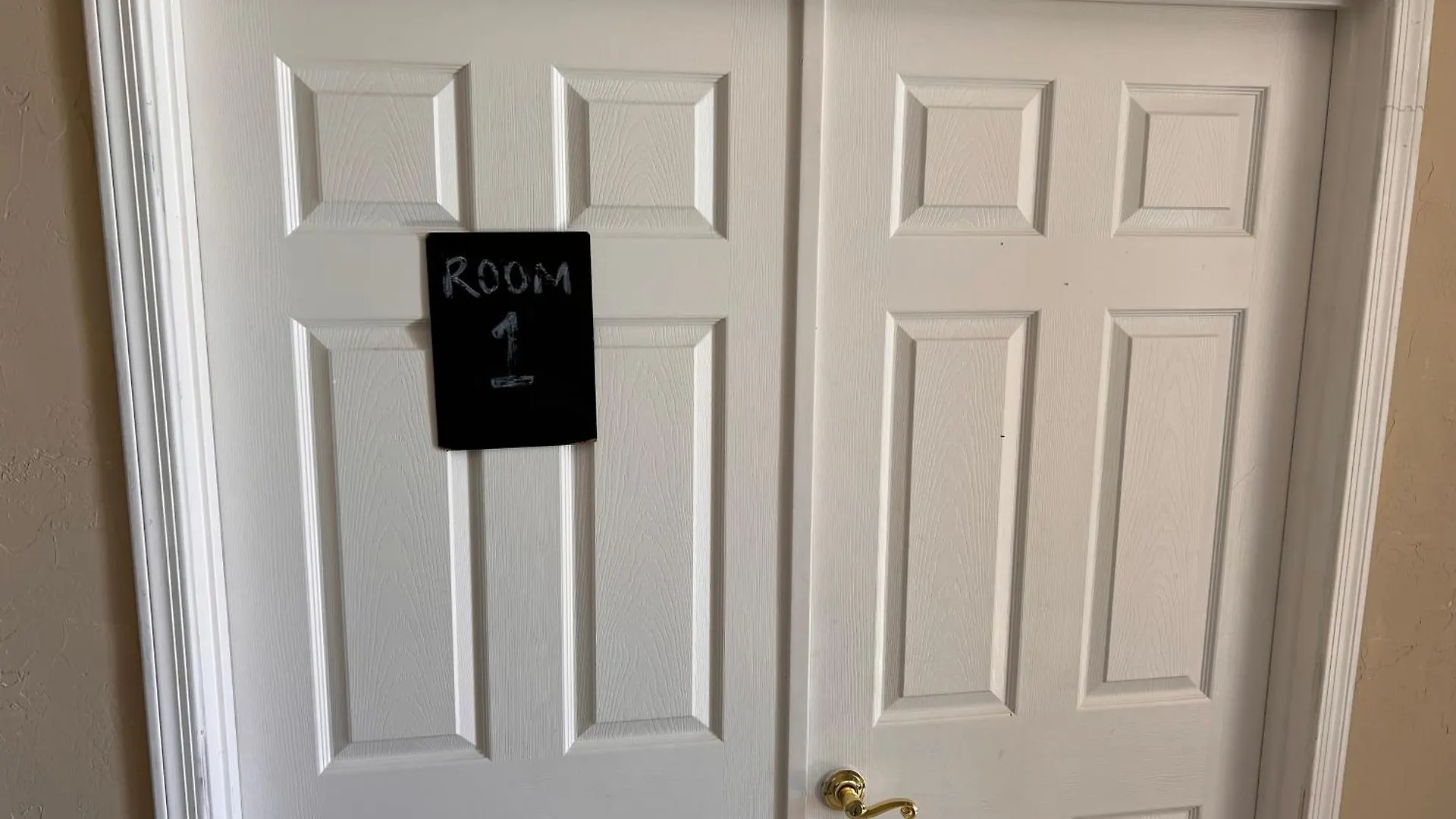 Homestay Goodyear 2 Story Room 1